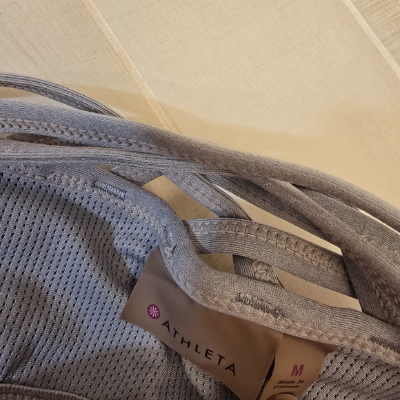 {M} Athleta Fully Focused Criss Cross Tank With Bra Pink Purple Lavender Gray - Picture 8 of 9